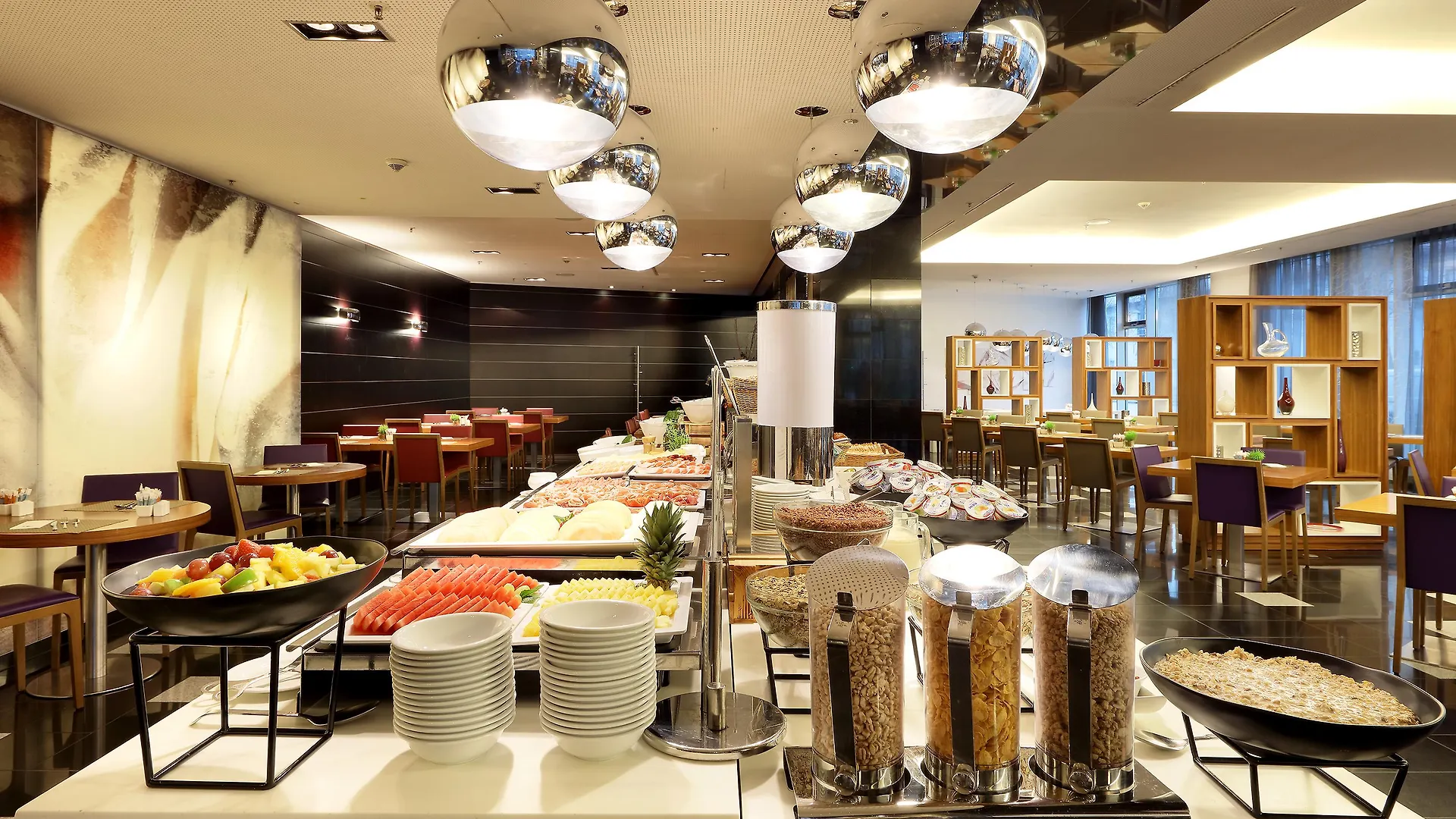 Szálloda Eurostars Grand Central München